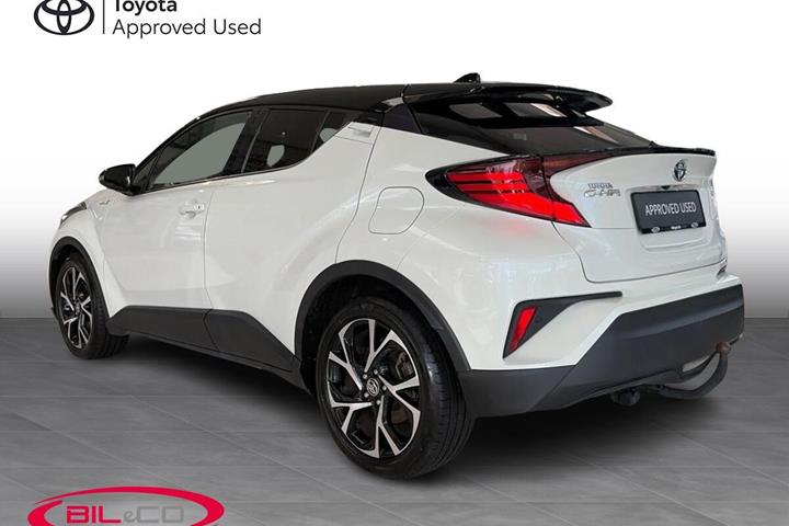 Hvid Toyota C-HR fra 2021