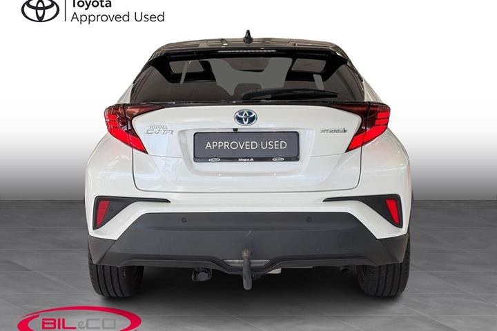 Hvid Toyota C-HR fra 2021