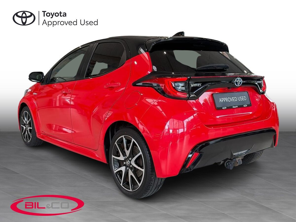 Sort Toyota Yaris fra 2020