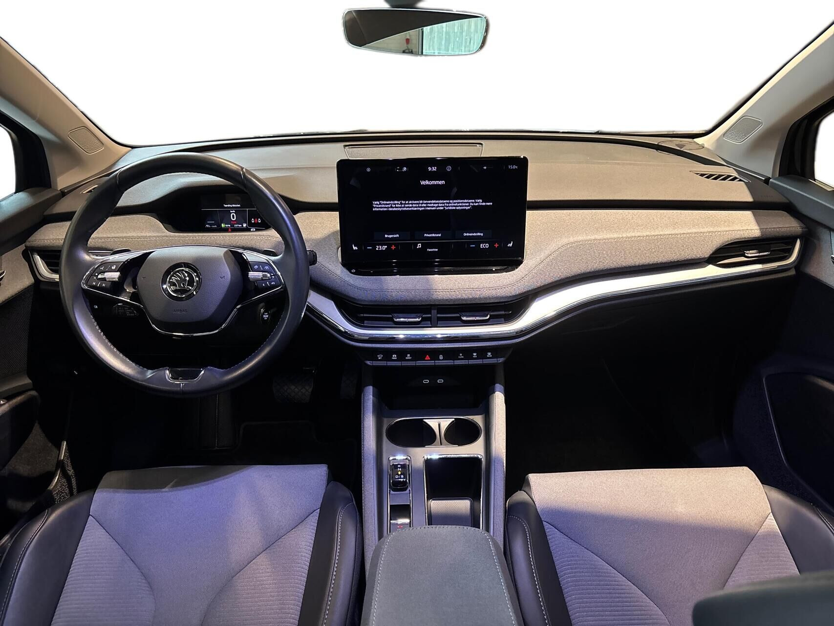 Sort Skoda Enyaq fra 2024