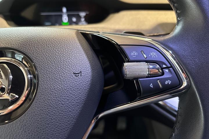 Sort Skoda Enyaq fra 2024