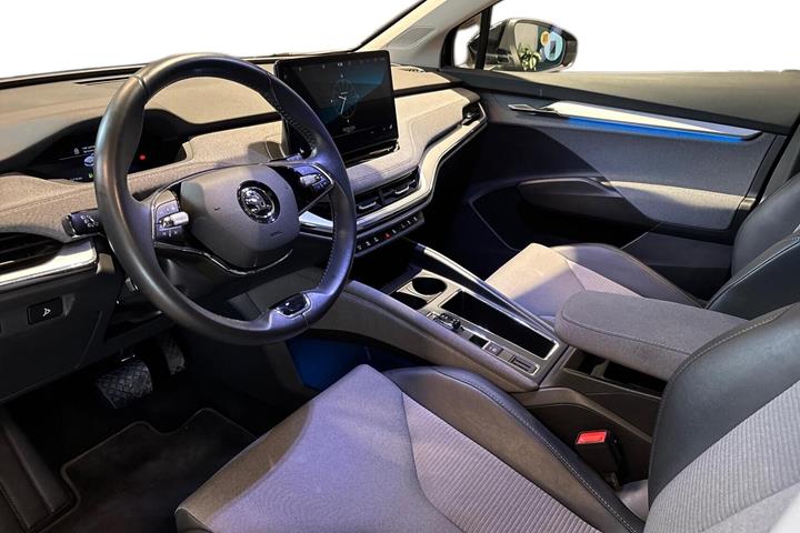 Sort Skoda Enyaq fra 2024