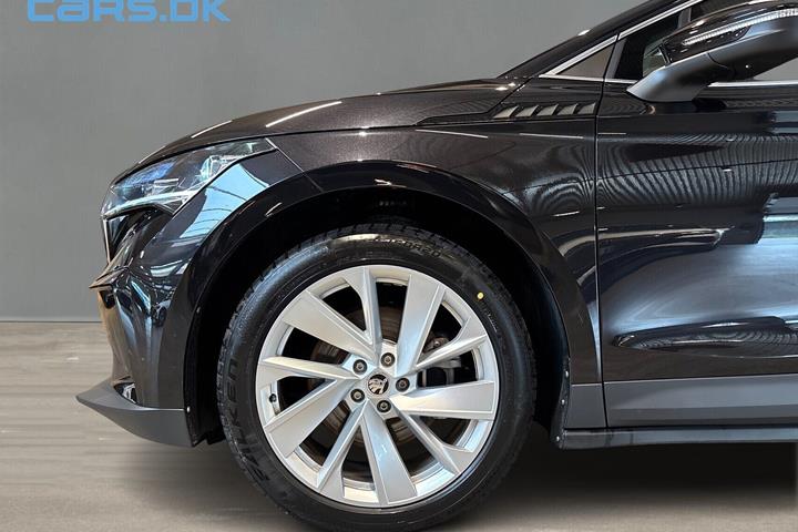 Sort Skoda Enyaq fra 2024