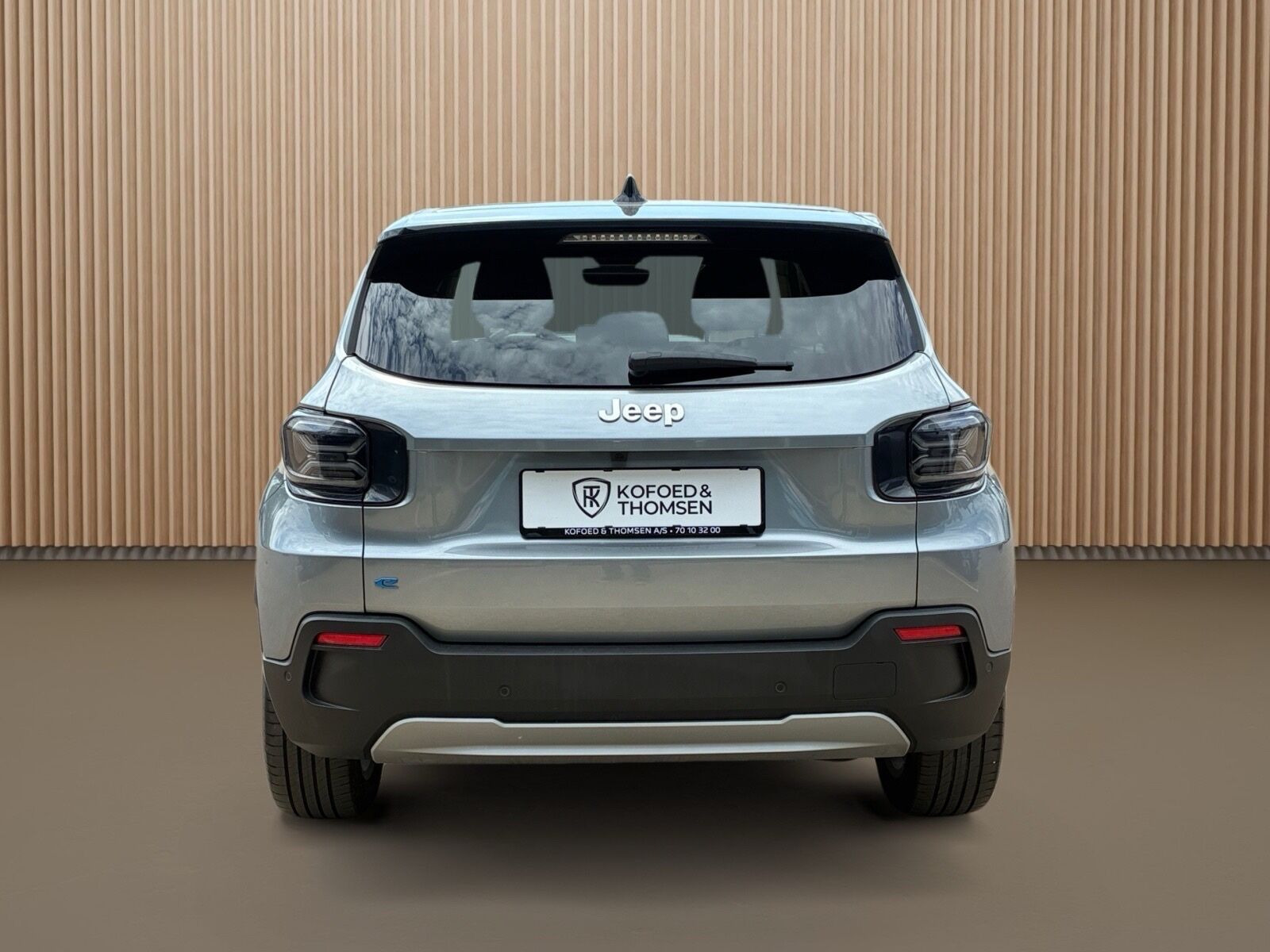 Grå Jeep Avenger fra 2025