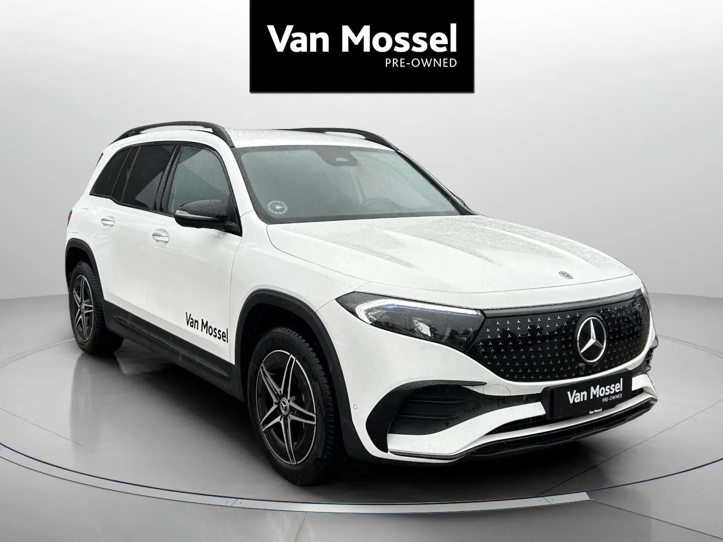 Hvid Mercedes EQB250+ fra 2025