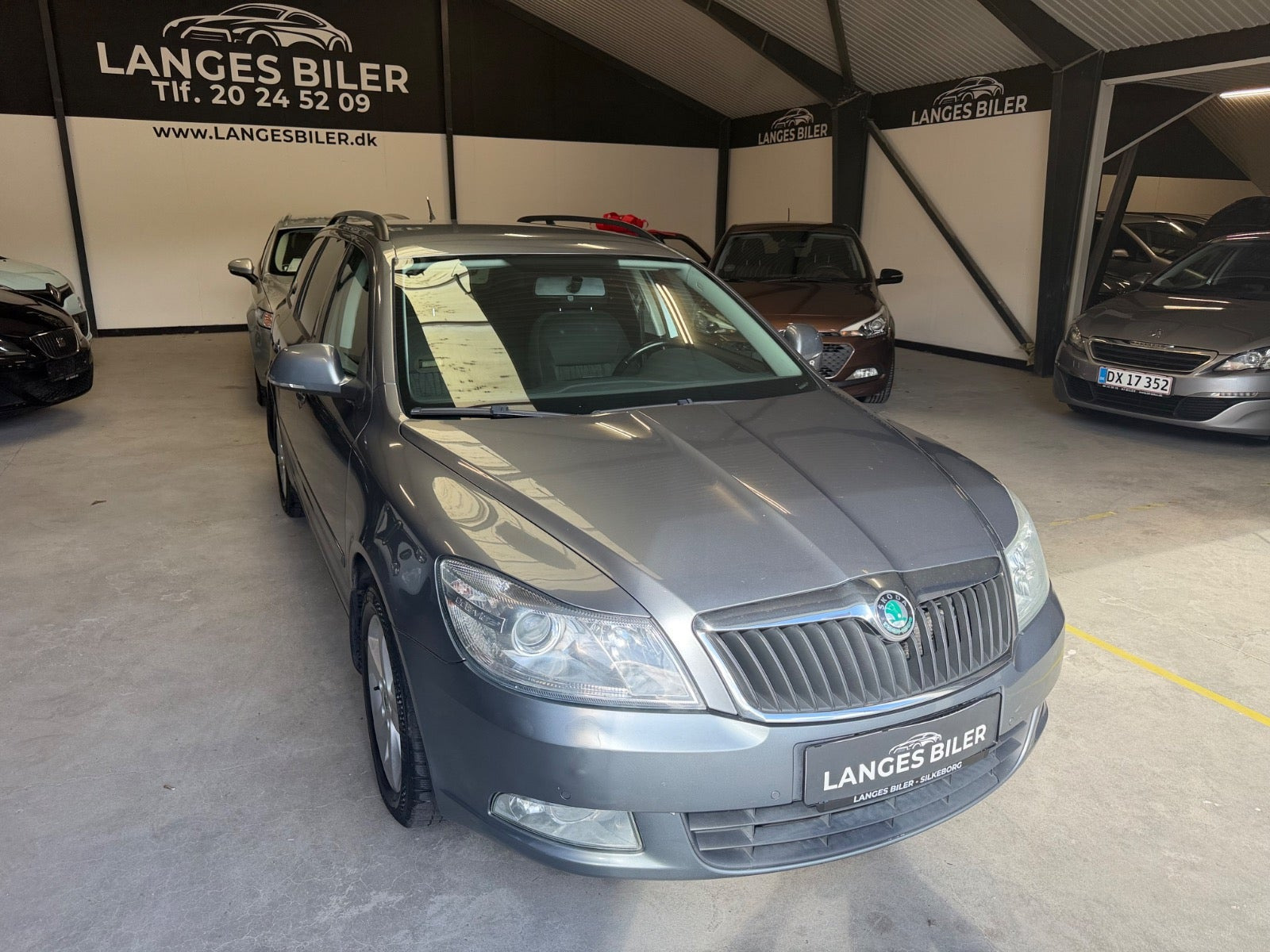 Grå Skoda Octavia fra 2013