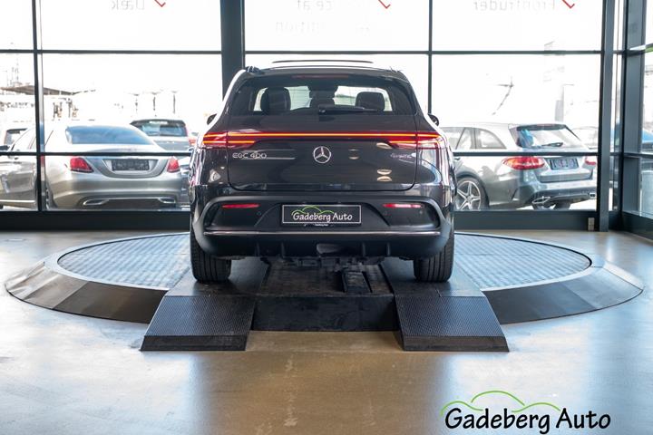 Grå Mercedes EQC400 fra 2021