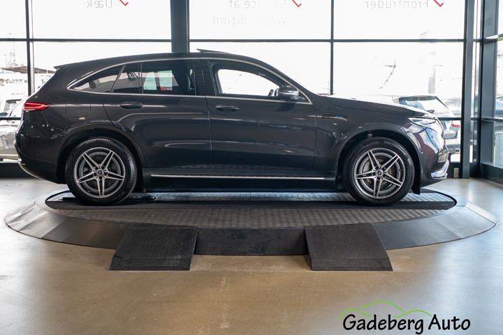 Grå Mercedes EQC400 fra 2021