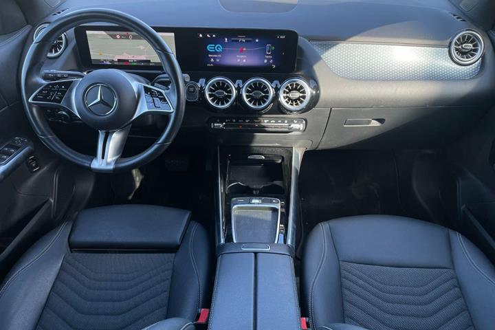 Hvid Mercedes EQA250+ fra 2024