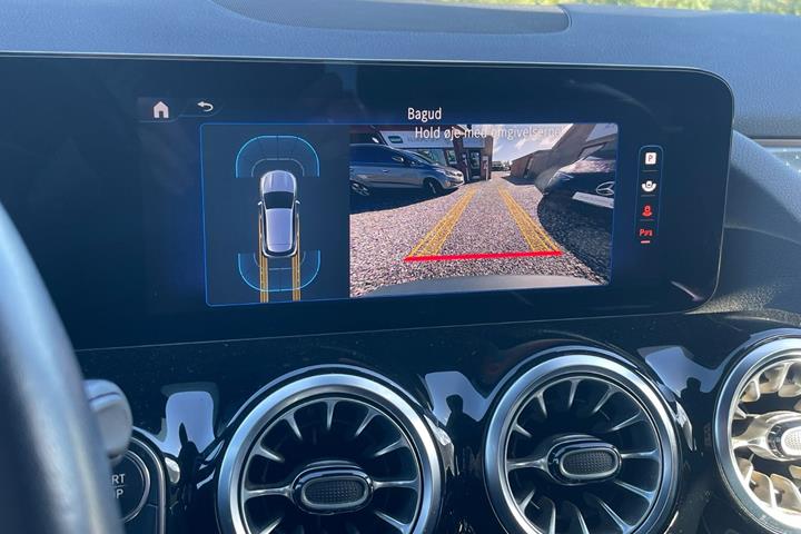 Hvid Mercedes EQA250+ fra 2024