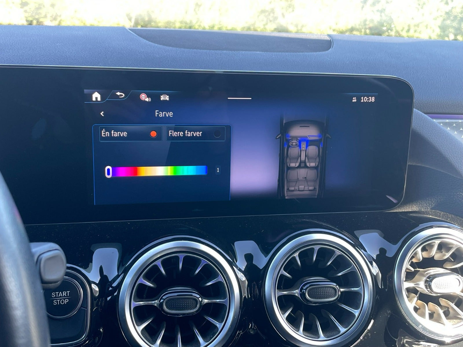 Hvid Mercedes EQA250+ fra 2024