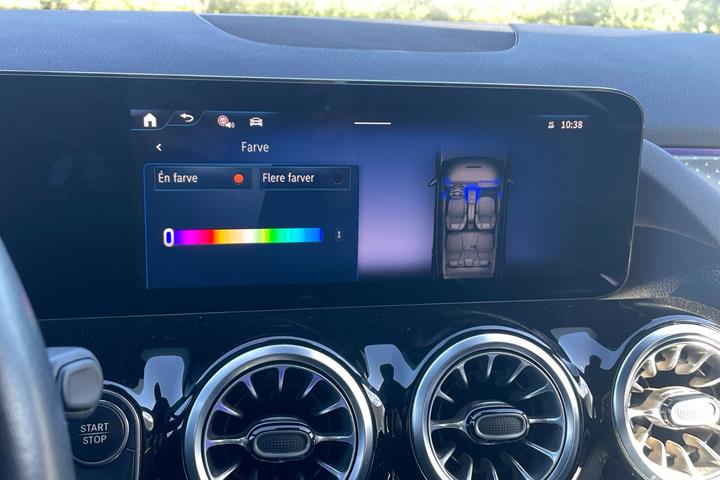 Hvid Mercedes EQA250+ fra 2024