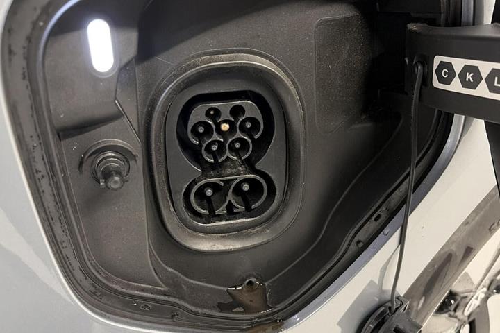 Sølv VW ID.Buzz fra 2024