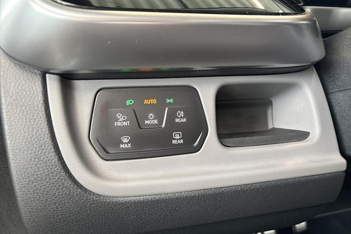 Grå VW ID.Buzz fra 2025
