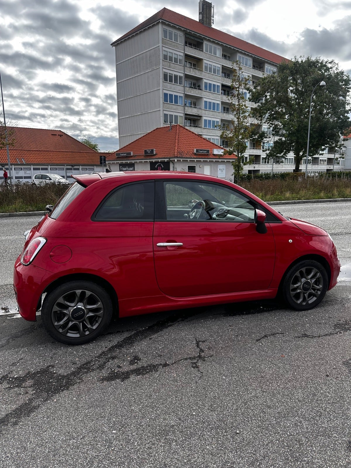 Rød Fiat 500 fra 2014