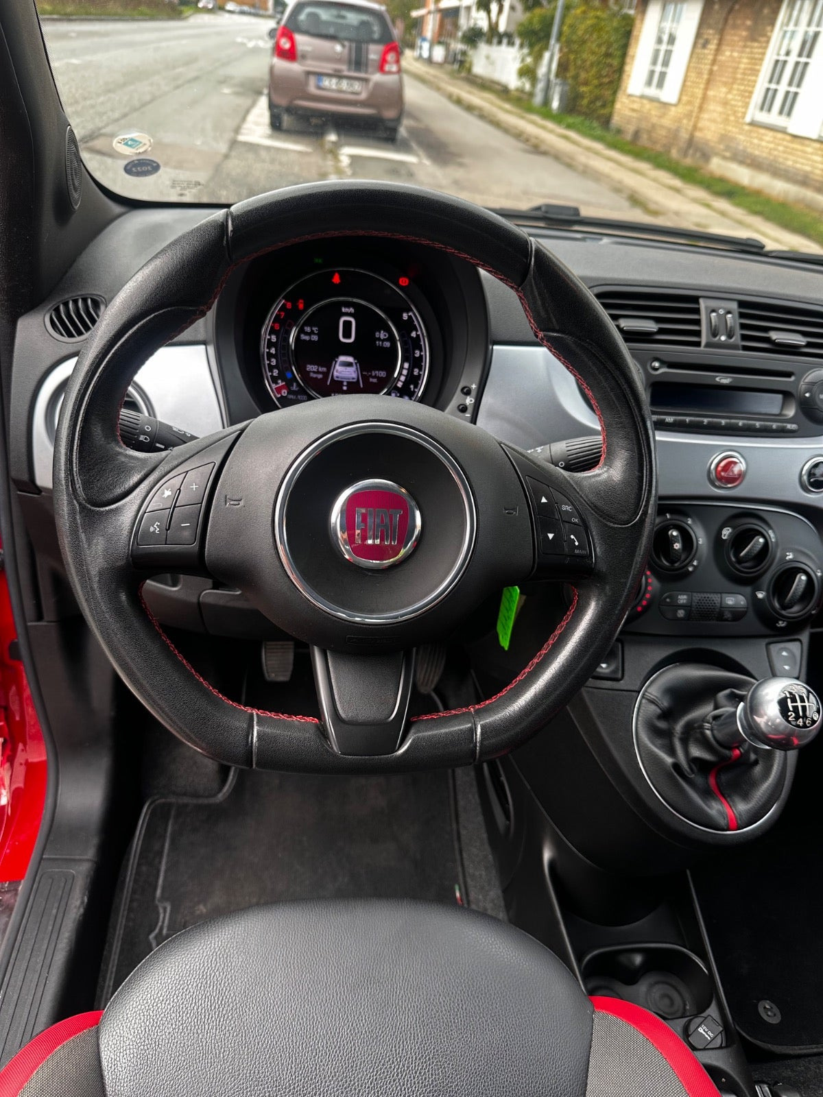 Rød Fiat 500 fra 2014