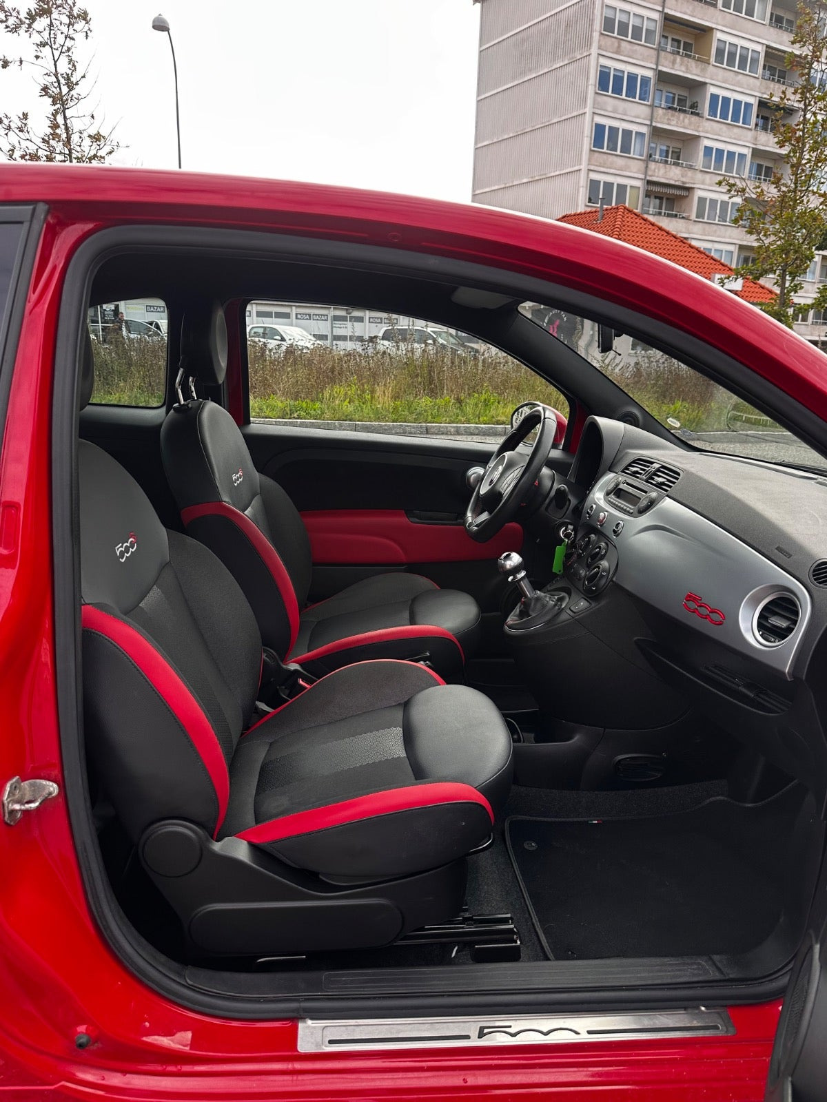Rød Fiat 500 fra 2014