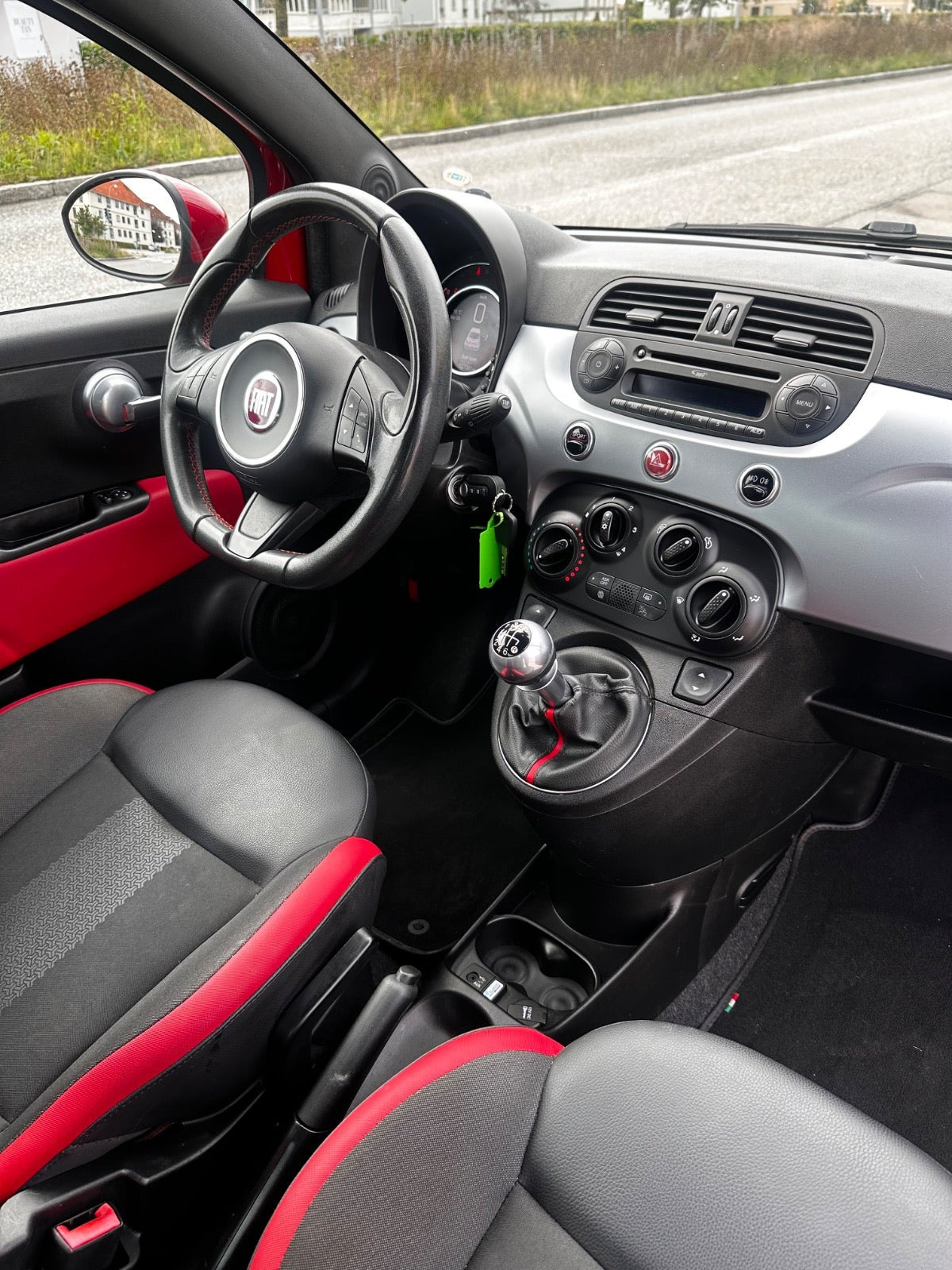Rød Fiat 500 fra 2014