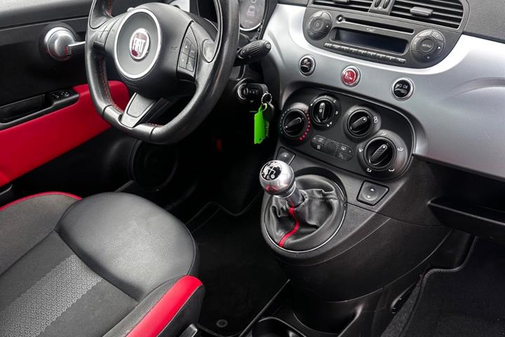 Rød Fiat 500 fra 2014