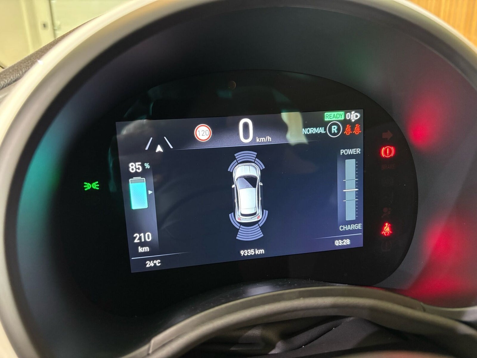 Hvid Fiat 500e fra 2023