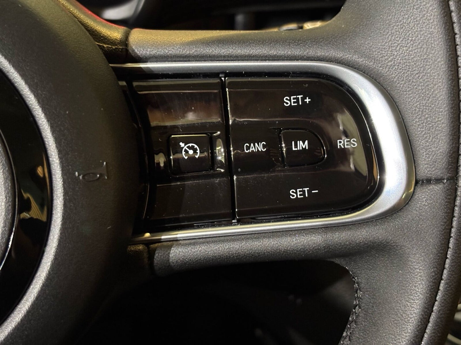 Sort Fiat 500e fra 2023