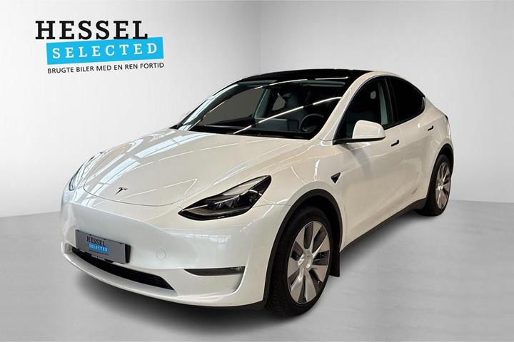 Hvid Tesla Model Y fra 2023