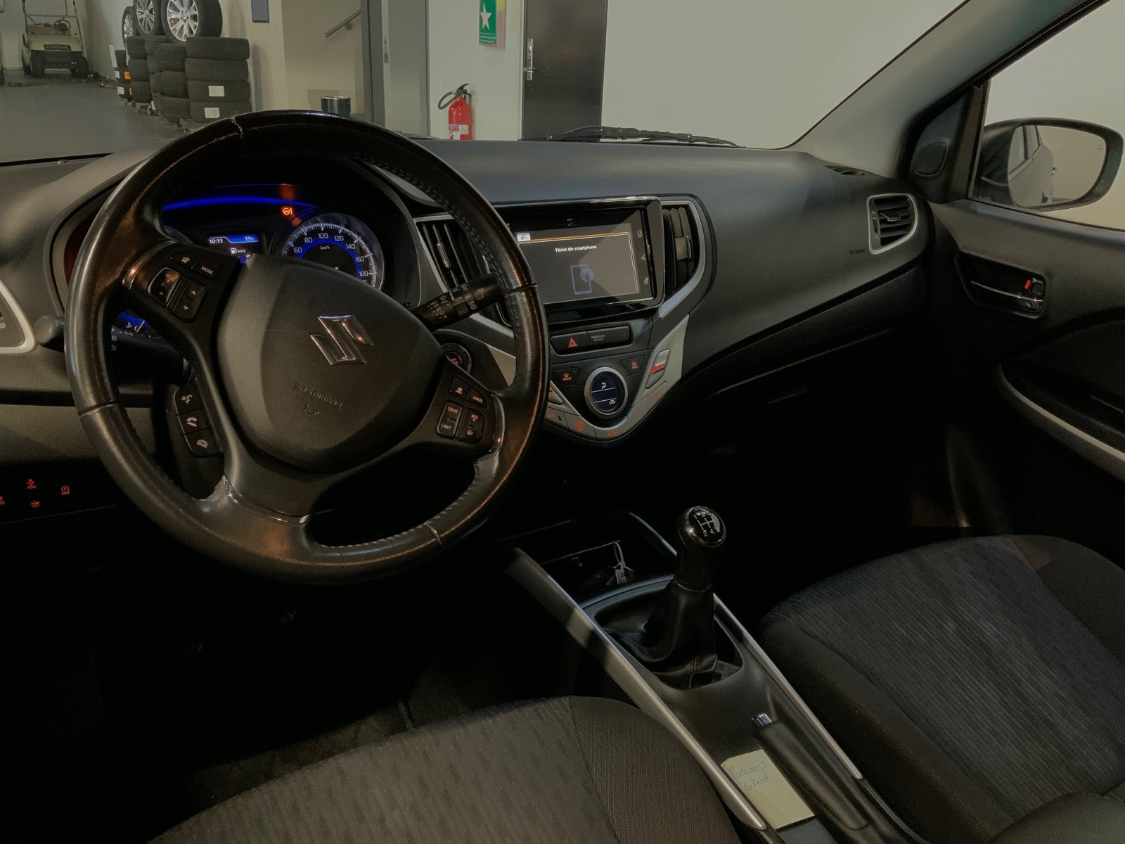 Grå Suzuki Baleno fra 2016