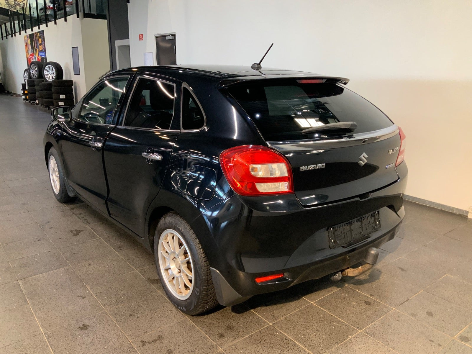 Sort Suzuki Baleno fra 2016