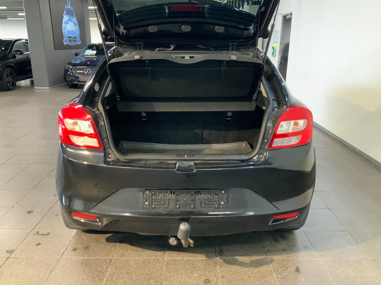 Sort Suzuki Baleno fra 2016