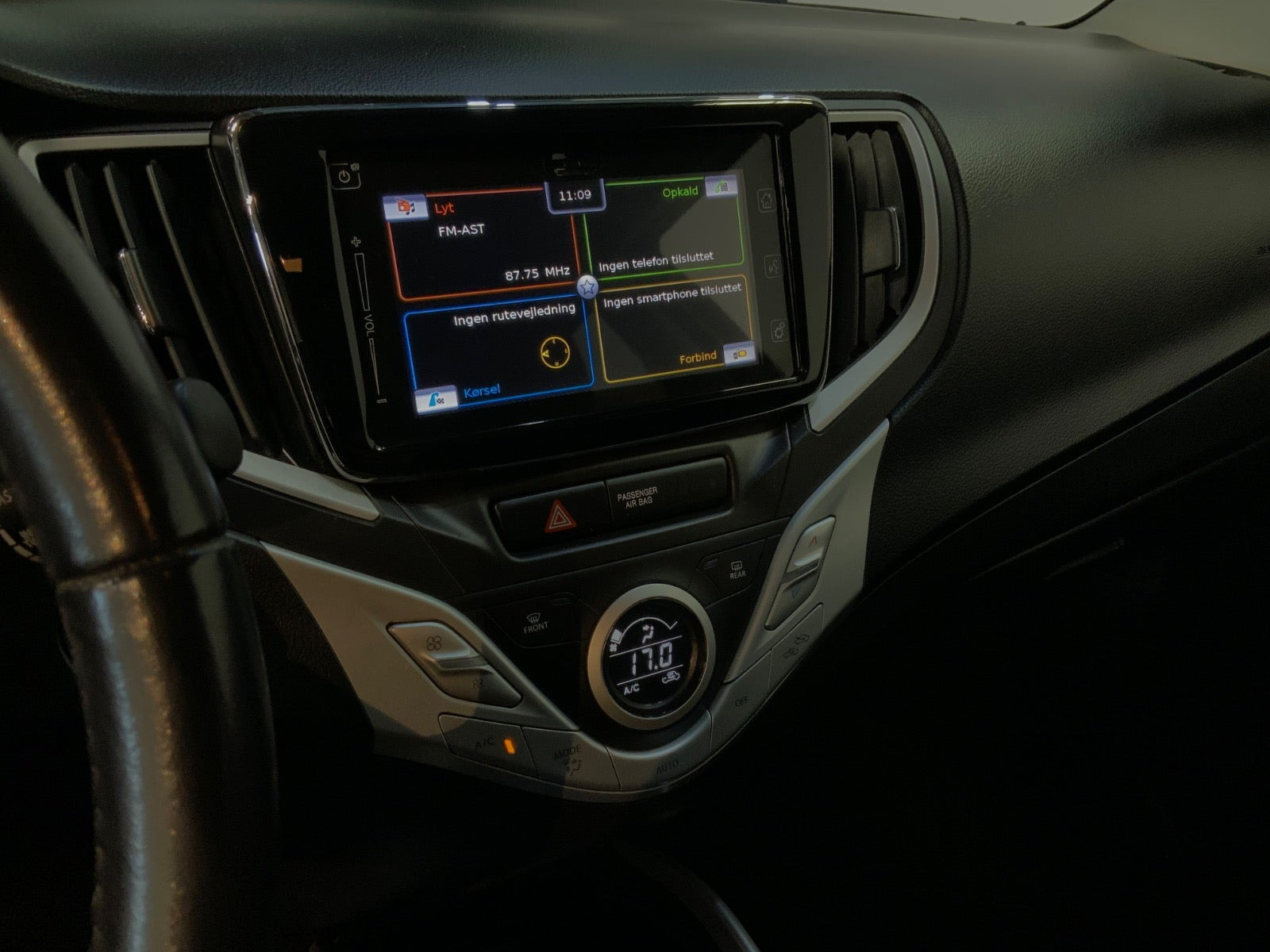 Sort Suzuki Baleno fra 2016