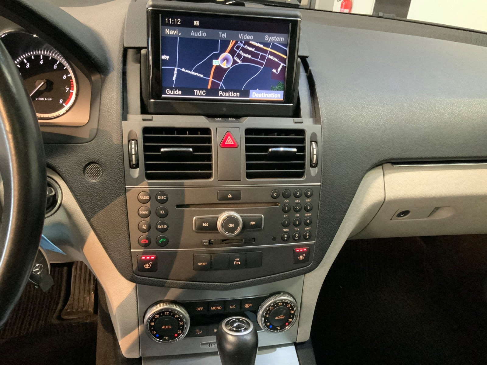 Blå Mercedes C350 fra 2010