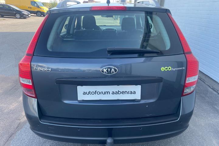 Grå Kia Ceed fra 2012