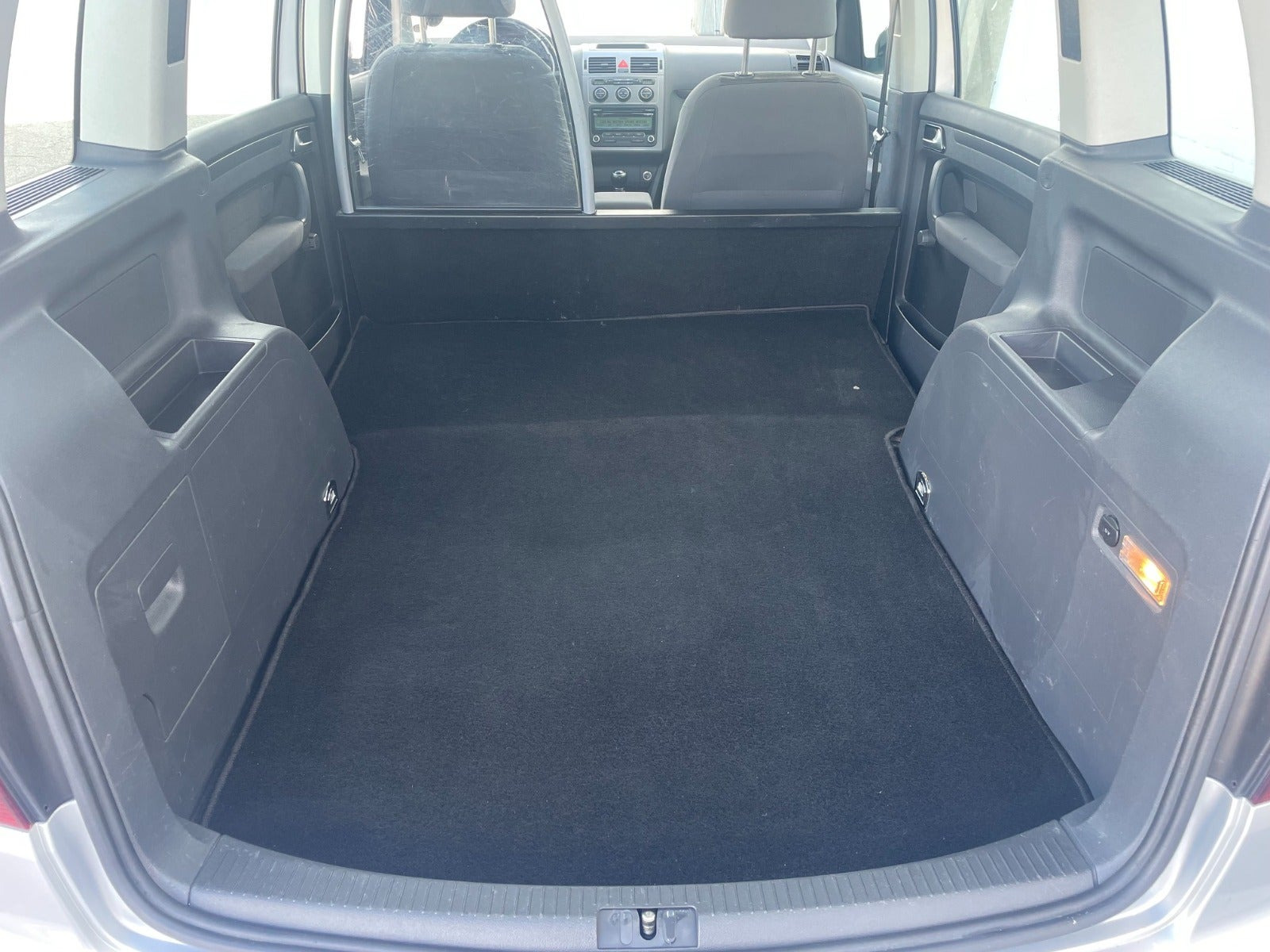 Sølv VW Touran fra 2009