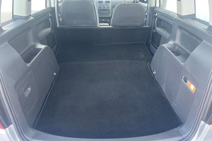 Sølv VW Touran fra 2009