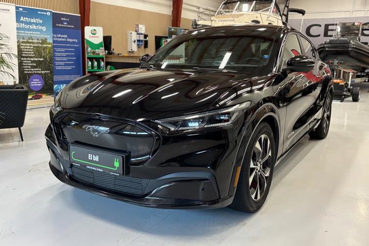 Sort Ford Mustang Mach-E fra 2021