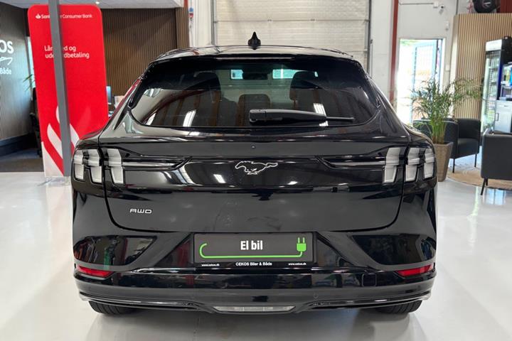 Sort Ford Mustang Mach-E fra 2021