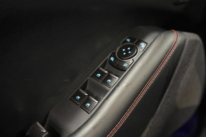Sort Ford Mustang Mach-E fra 2021