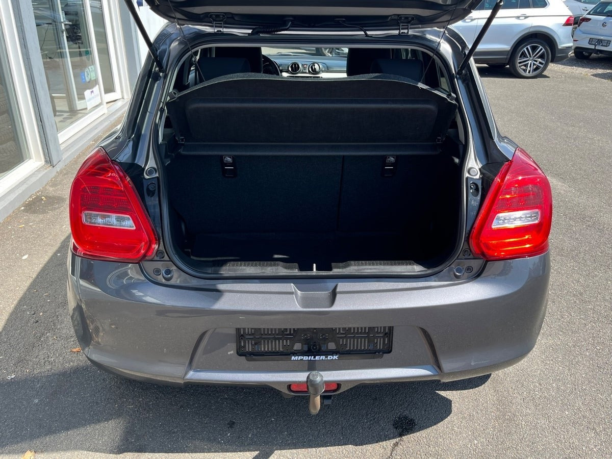 Grå Suzuki Swift fra 2020