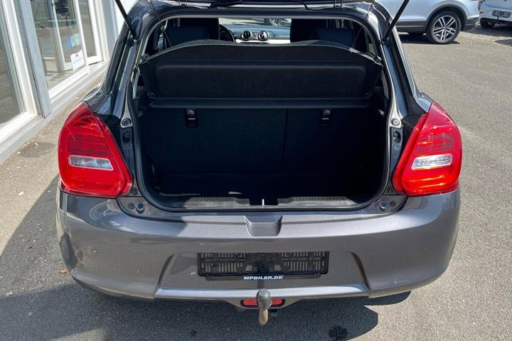 Grå Suzuki Swift fra 2020