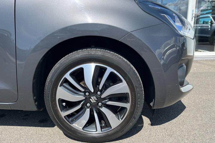 Grå Suzuki Swift fra 2020