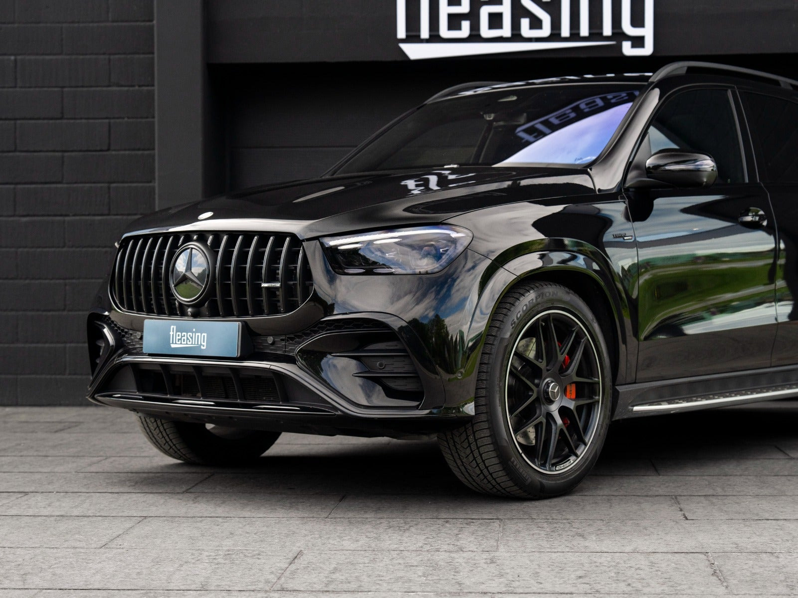 Sort Mercedes GLE53 fra 2024