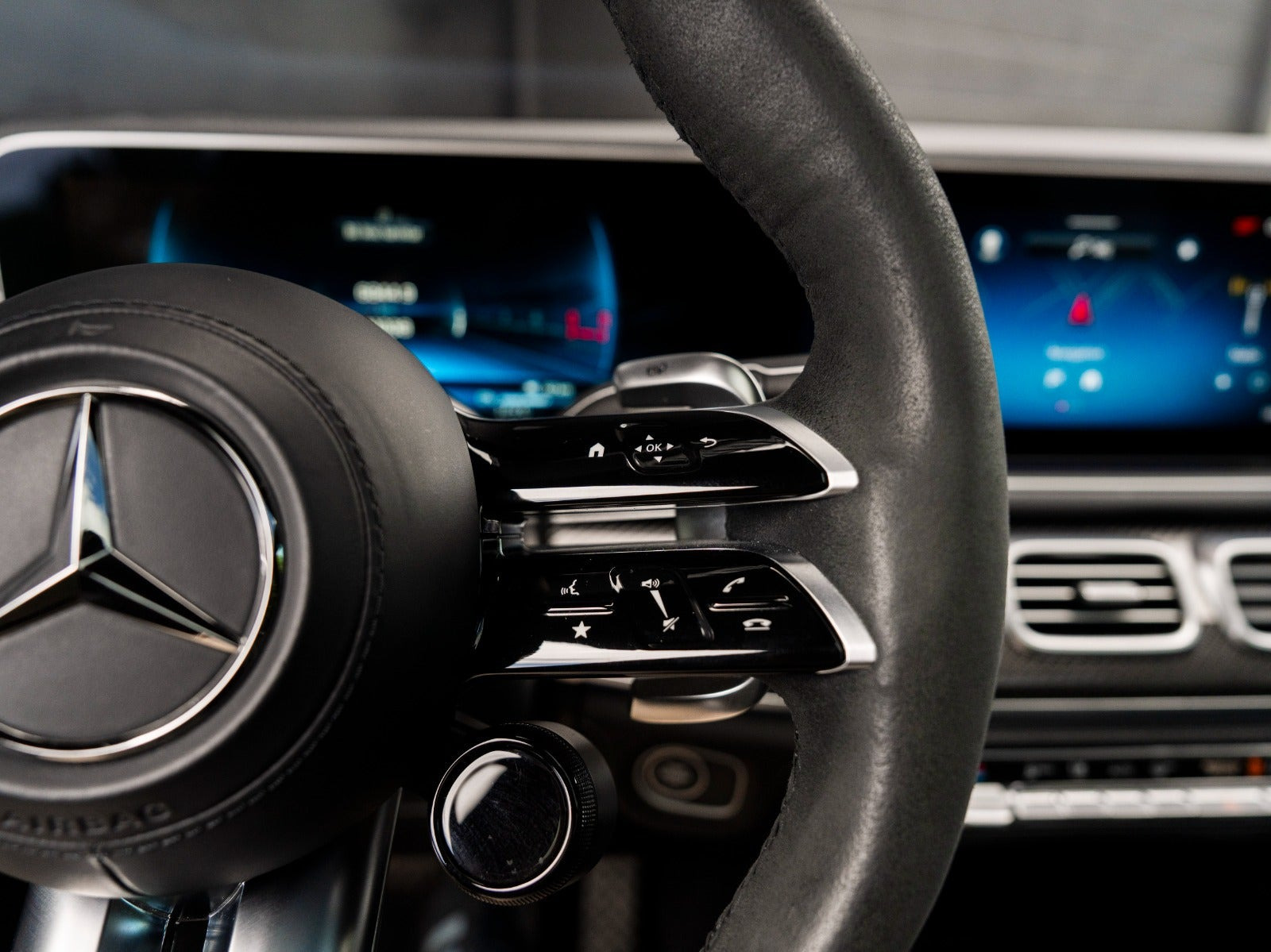 Sort Mercedes GLE53 fra 2024