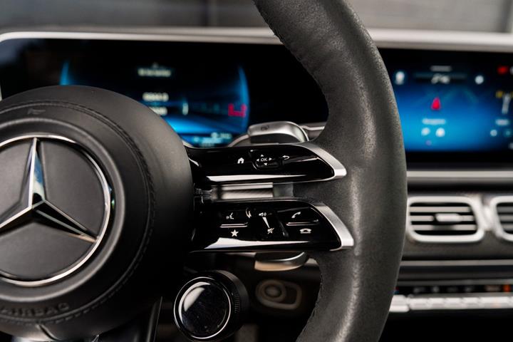 Sort Mercedes GLE53 fra 2024