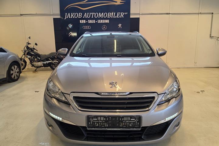 Sølv Peugeot 308 fra 2015