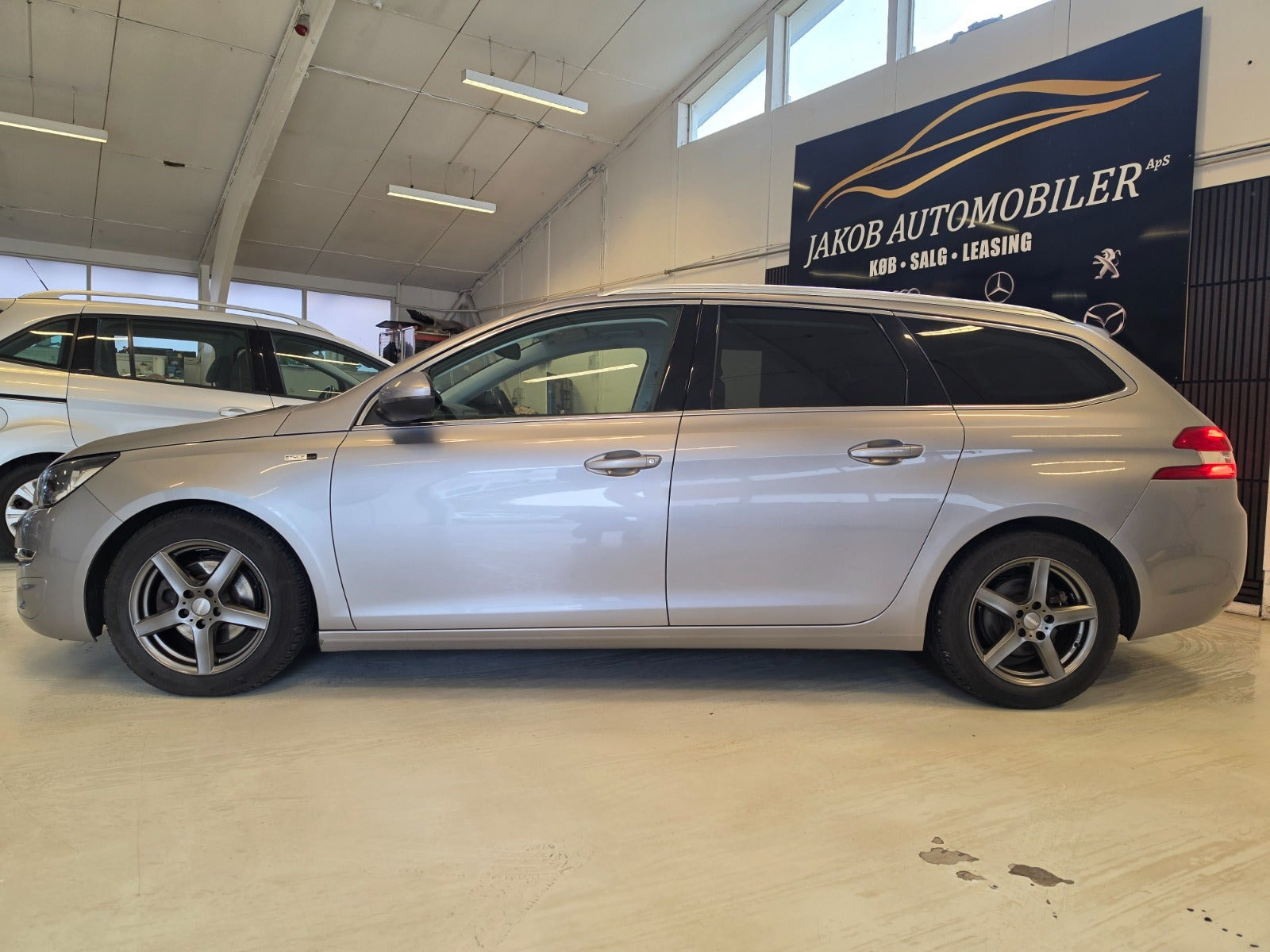 Sølv Peugeot 308 fra 2015