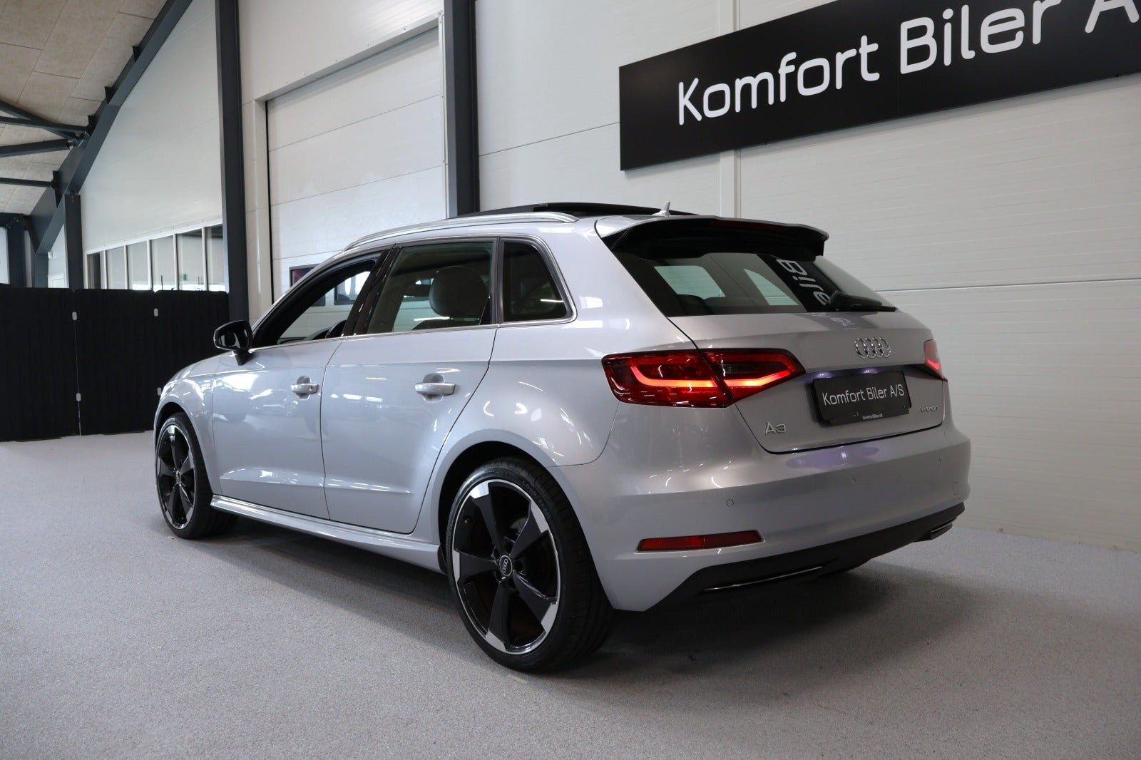 Sølv Audi A3 fra 2016