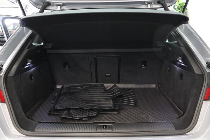 Sølv Audi A3 fra 2016