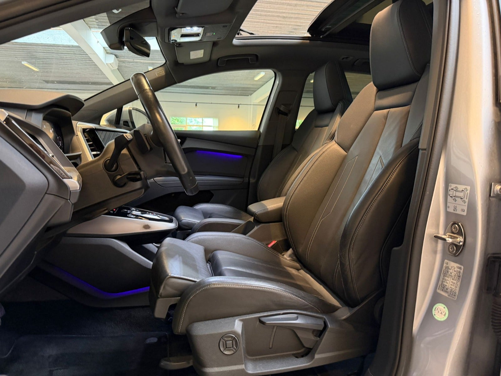 Sølv Audi Q4 e-tron fra 2023
