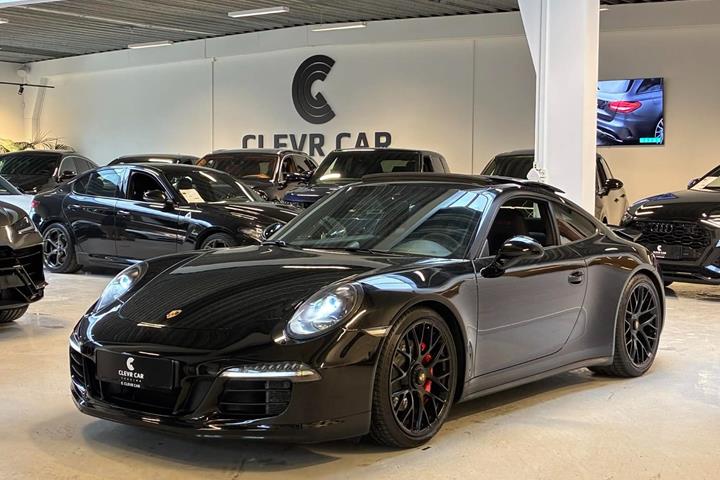 Sort Porsche 911 Carrera GTS fra 2015