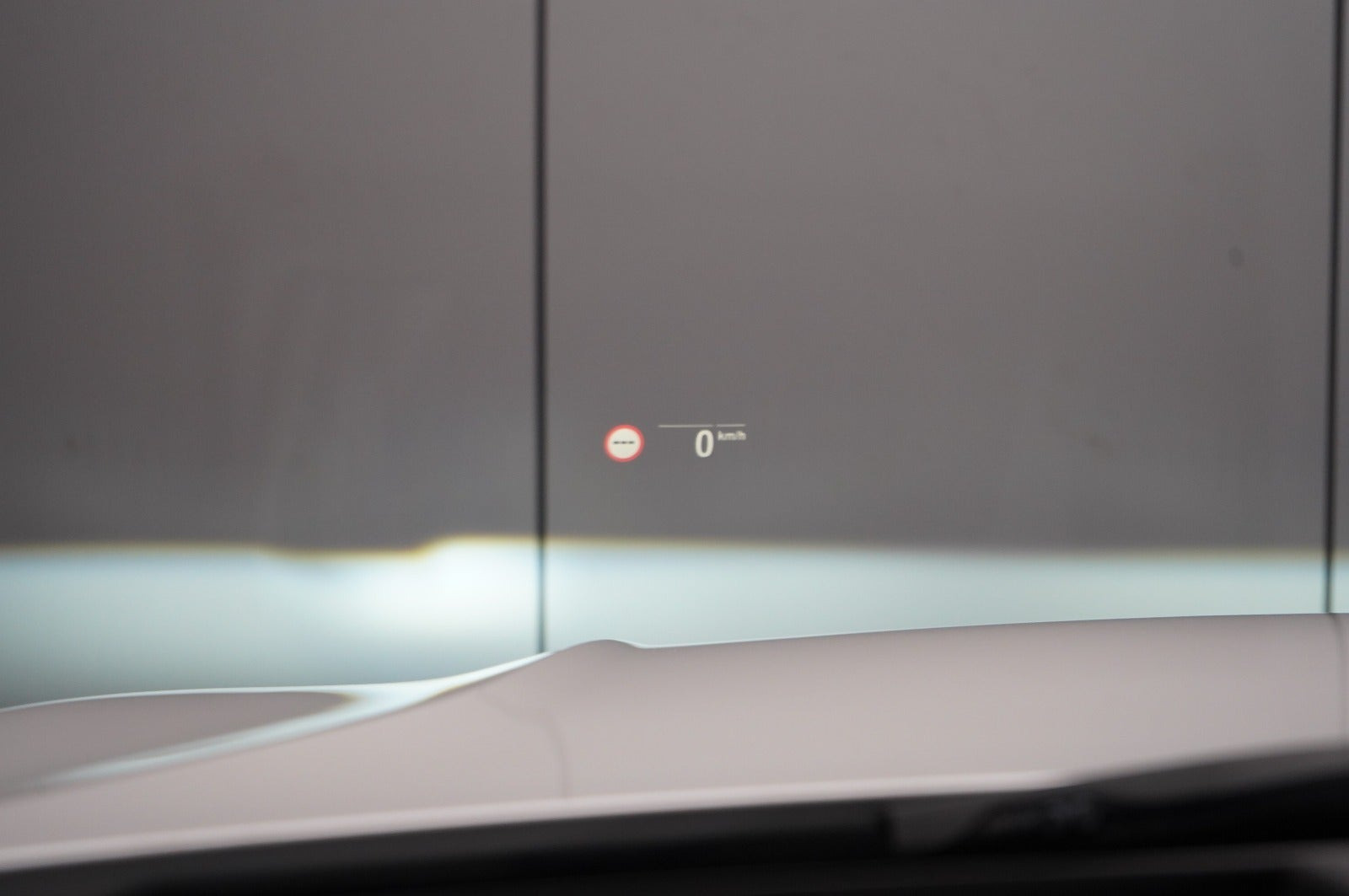Hvid BMW 330e fra 2019